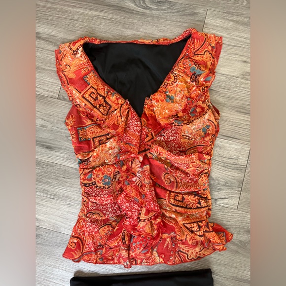 WD NY 2-piece Skirt Set - Picture 3 of 5